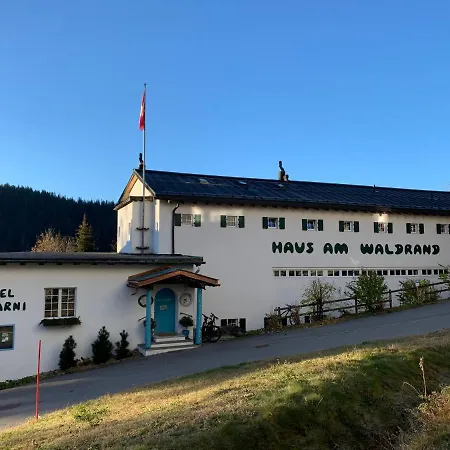 Hotel Haus Am Waldrand Aparthotel Flims