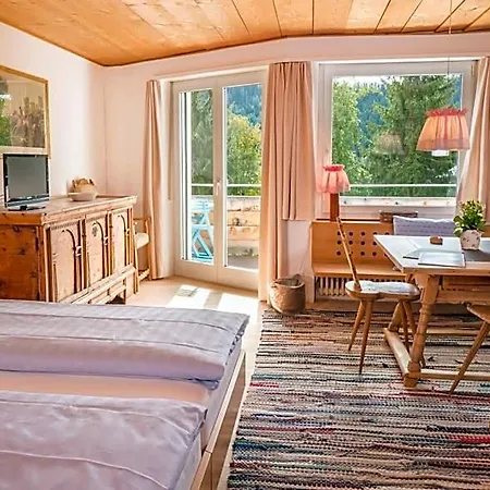 Hotel Am Waldrand Aparthotel 3*