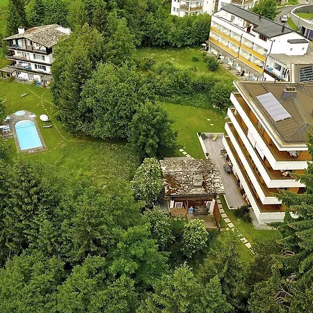 Aparthotel Hotel Haus Am Waldrand 3*