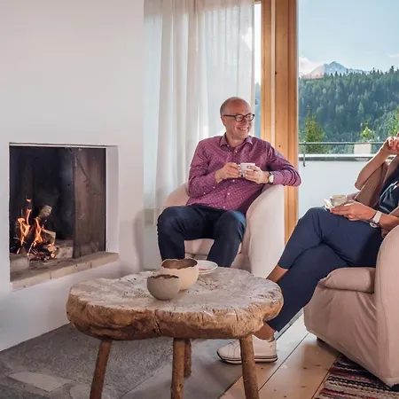 Aparthotel Hotel Haus Am Waldrand Flims