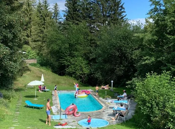 Apart Otel Haus Am Waldrand 3*