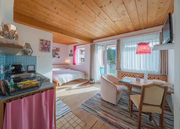 Apart Otel Haus Am Waldrand Flims