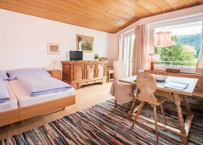 Apart Otel Haus Am Waldrand Flims