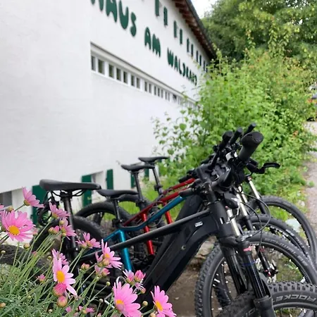 Haus Am Waldrand Aparthotel 3*