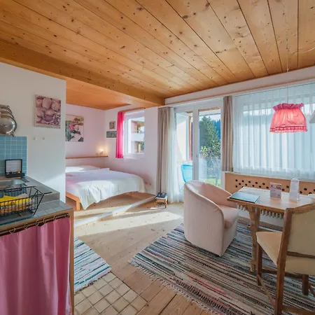 Aparthotel Haus Am Waldrand Flims