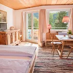 Haus Am Waldrand Apartmanhotel